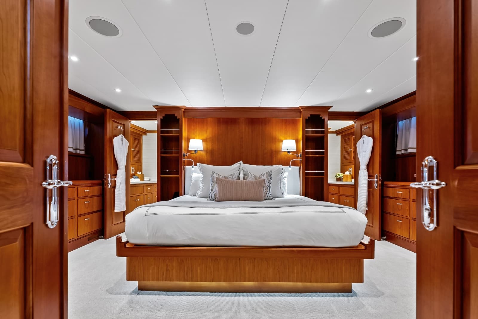 1998 Burger Raised Pilothouse