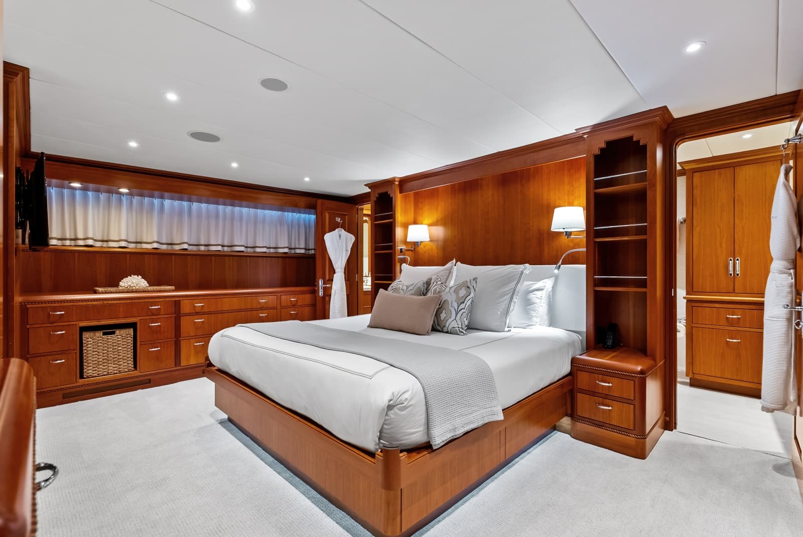 1998 Burger Raised Pilothouse