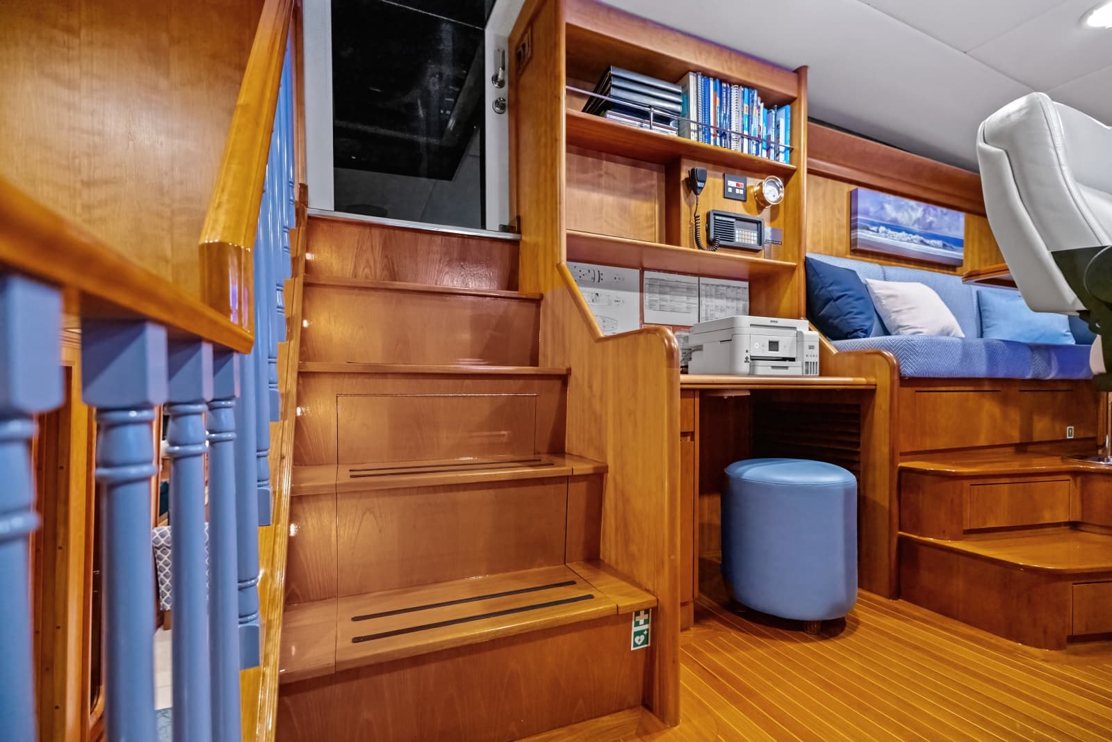 1998 Burger Raised Pilothouse