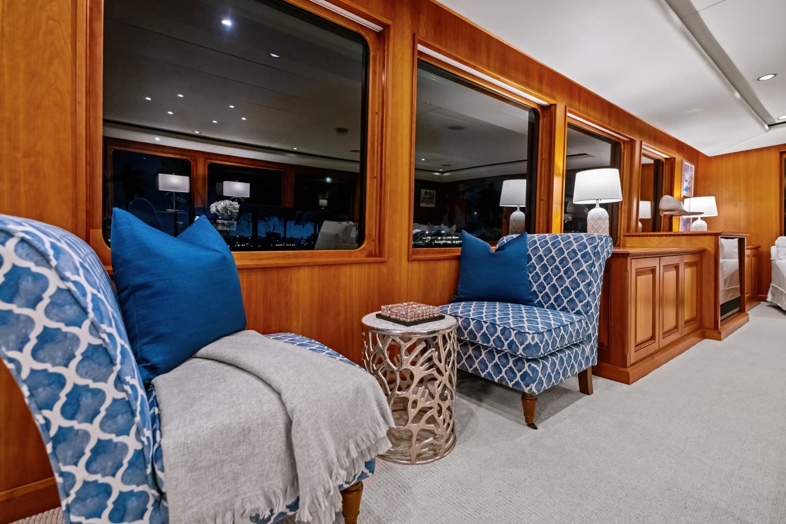 1998 Burger Raised Pilothouse