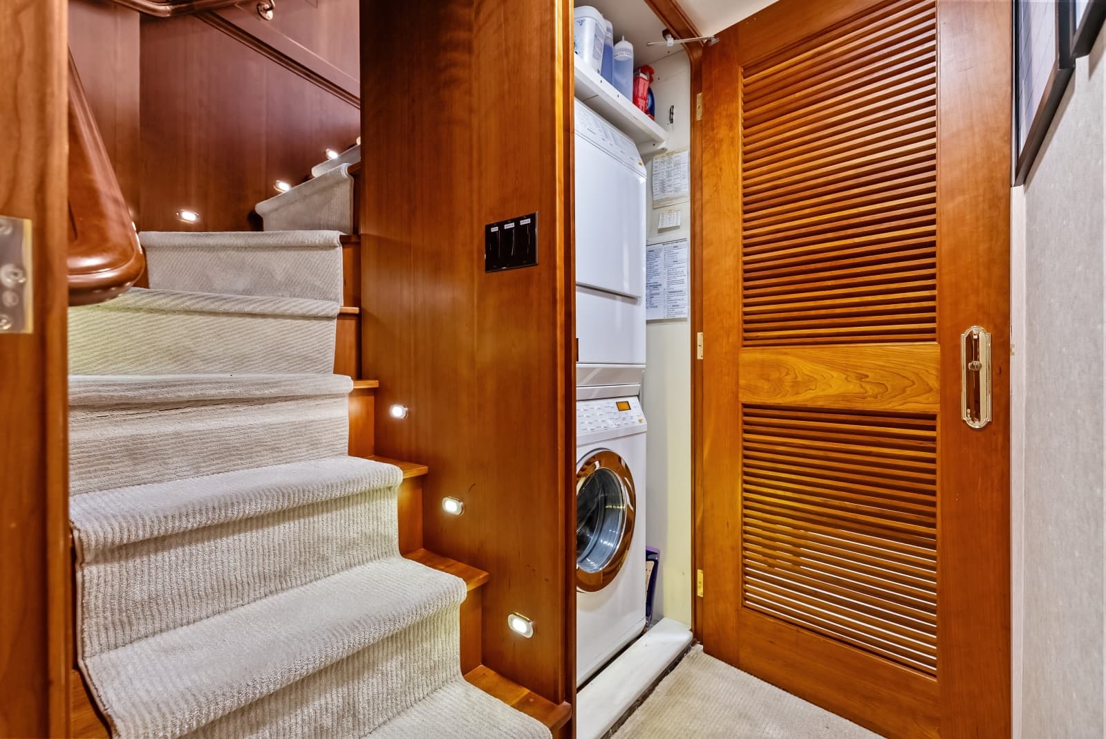 1998 Burger Raised Pilothouse