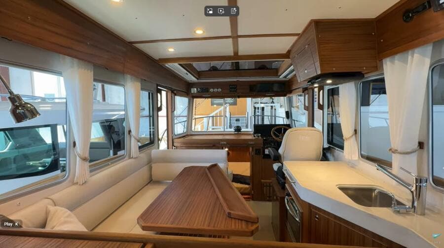 2025 Targa 37 Flybridge
