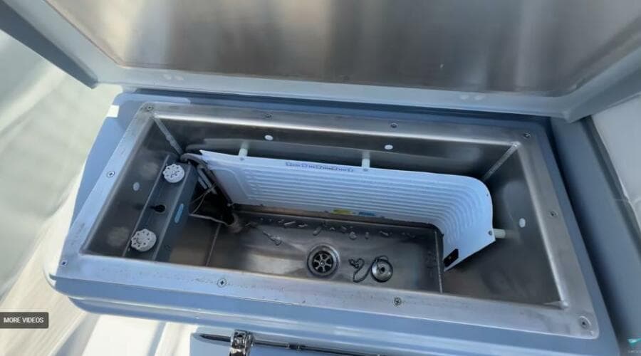 2025 Targa 37 Flybridge