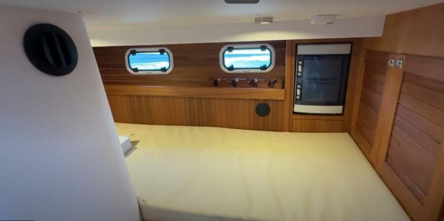 2025 Targa 37 Flybridge
