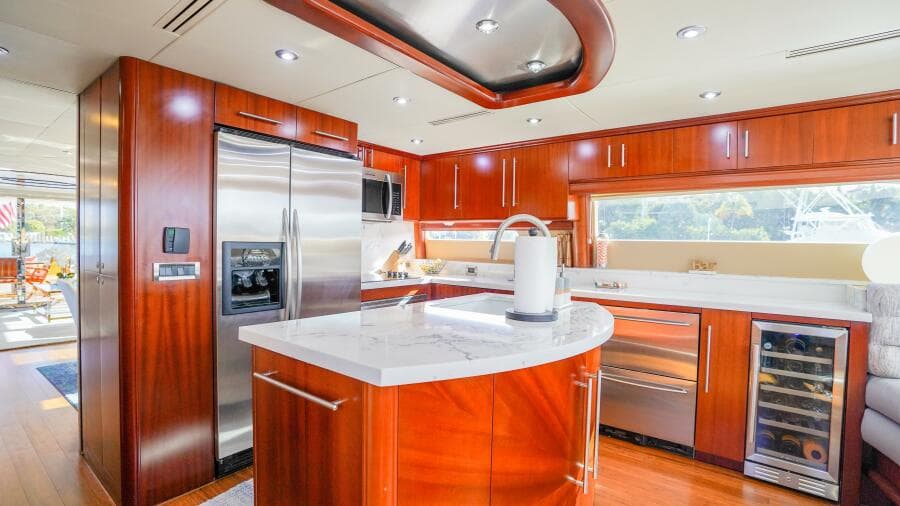 2004 Lazzara Yachts 80 SL