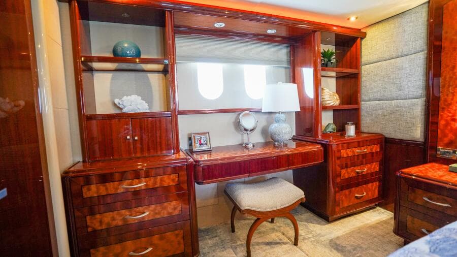 2004 Lazzara Yachts 80 SL