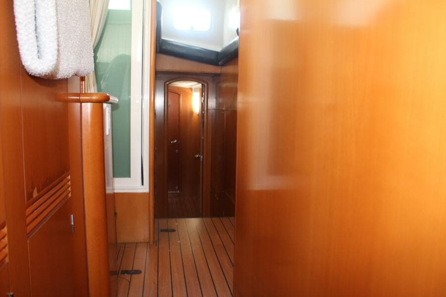 2004 Lagoon 43 Power Cat
