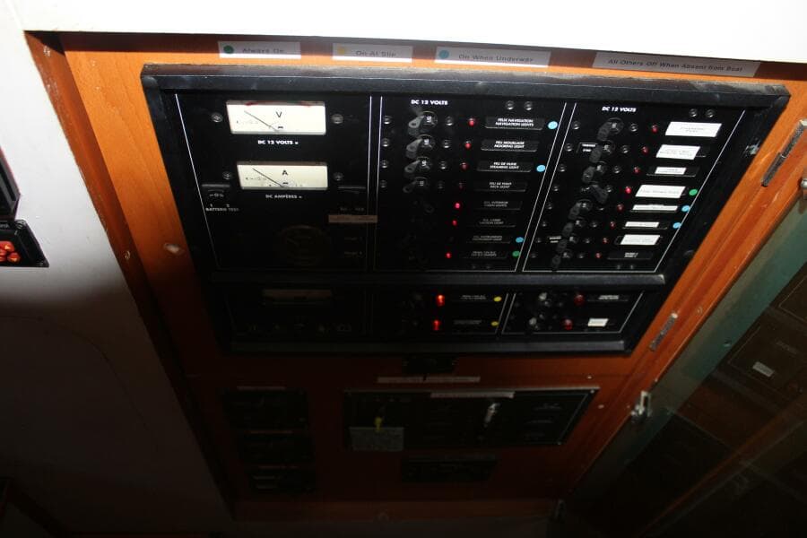2004 Lagoon 43 Power Cat