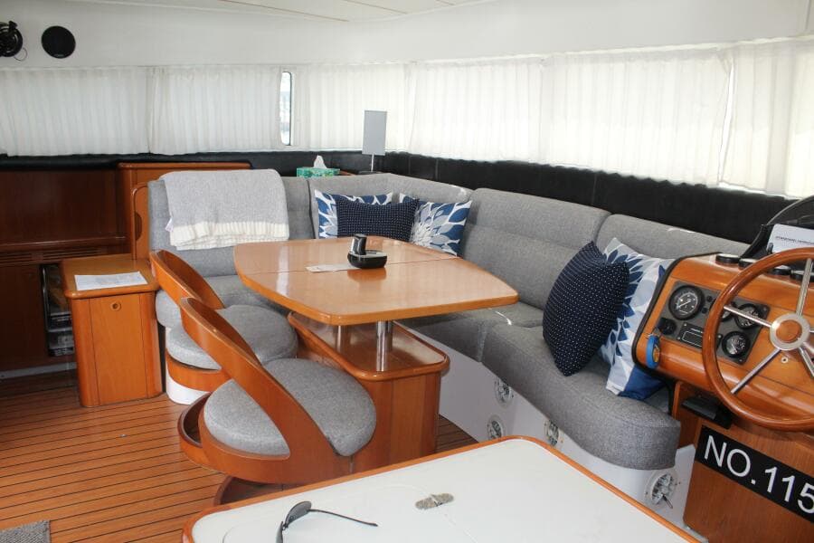 2004 Lagoon 43 Power Cat