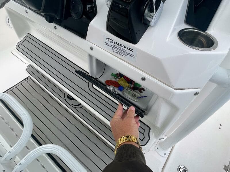 2019 Sea Fox 328 Commander