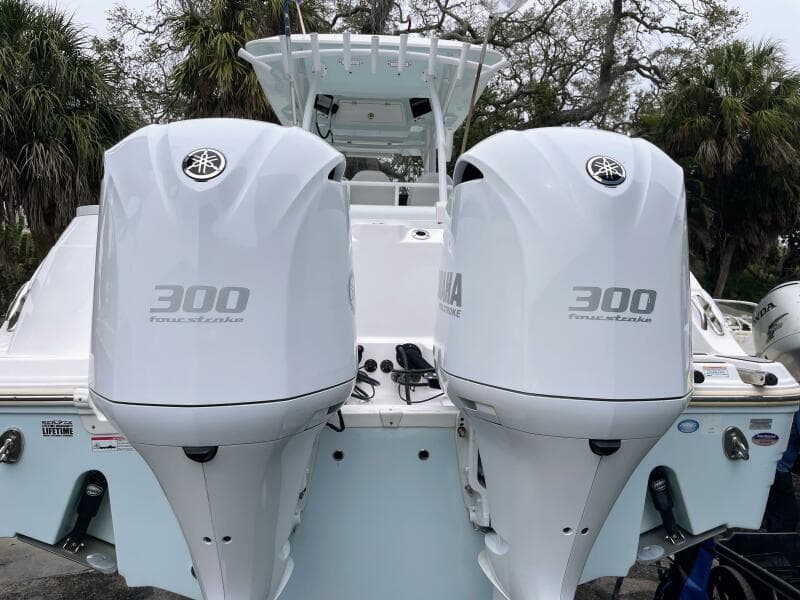2019 Sea Fox 328 Commander