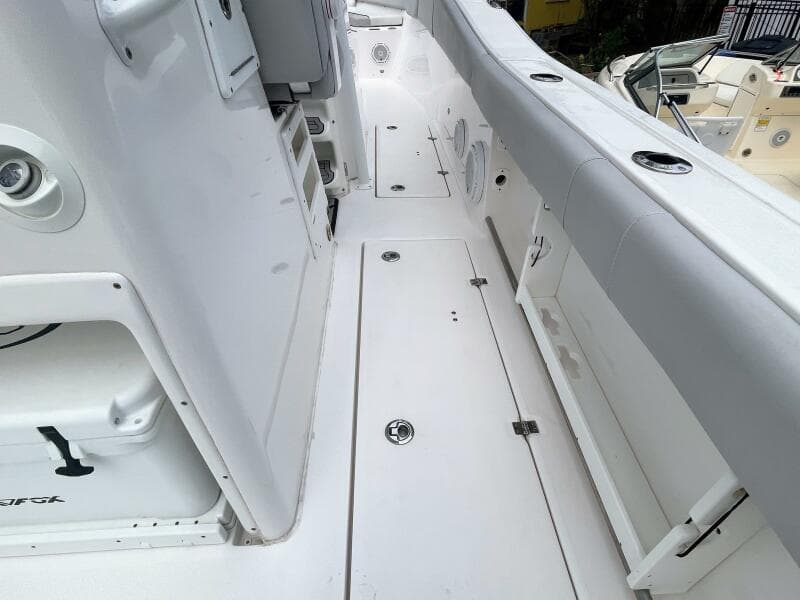 2019 Sea Fox 328 Commander