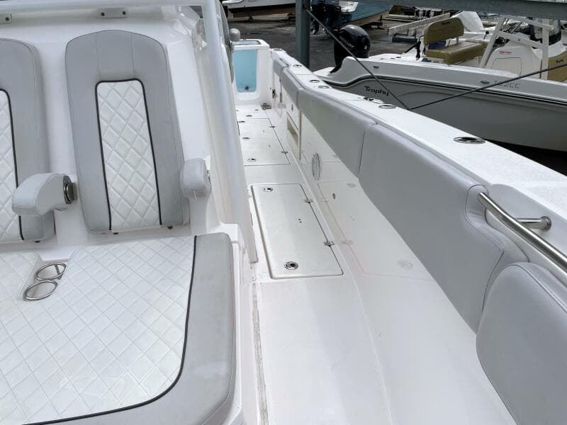 2019 Sea Fox 328 Commander