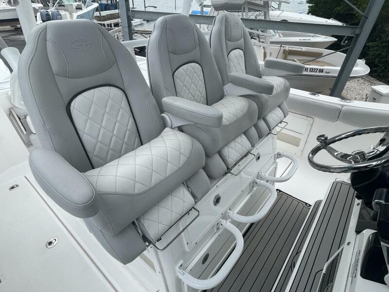 2019 Sea Fox 328 Commander
