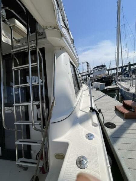 1996 Bayliner 3788 Command Bridge