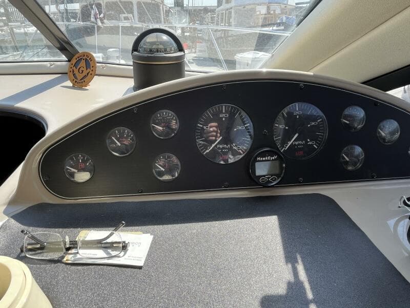 1996 Bayliner 3788 Command Bridge