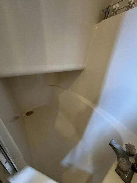 Bath tub