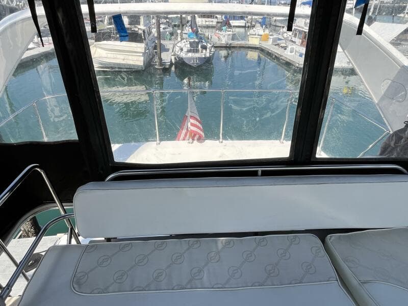 1996 Bayliner 3788 Command Bridge