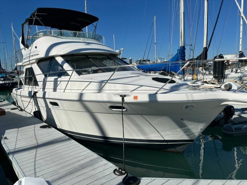 1996 Bayliner 3788 Command Bridge