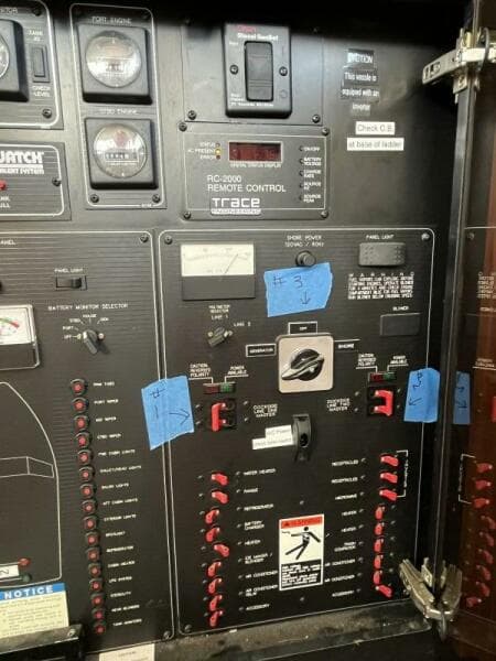 1996 Bayliner 3788 Command Bridge