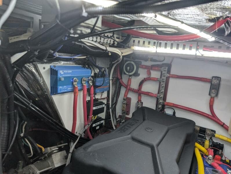 Carver 455 Aft Cabin - Engine room