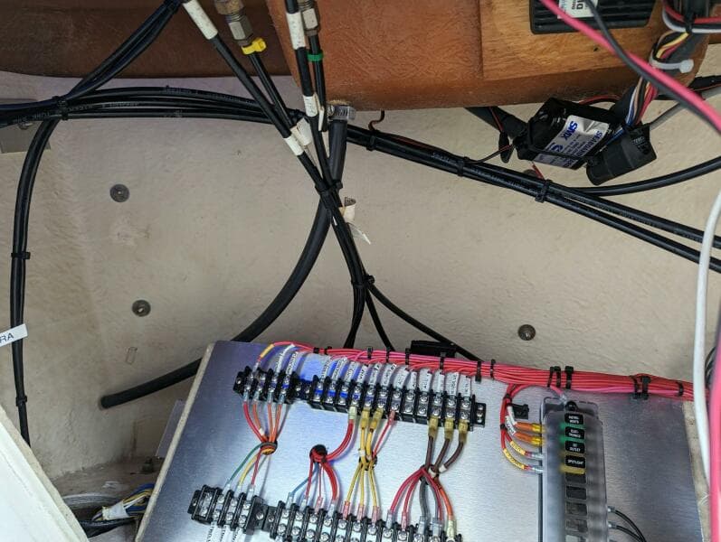 Carver 455 Aft Cabin - New wiring