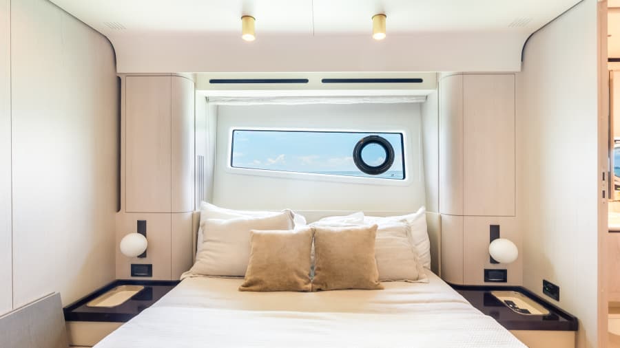 2025 Azimut 78 FLY