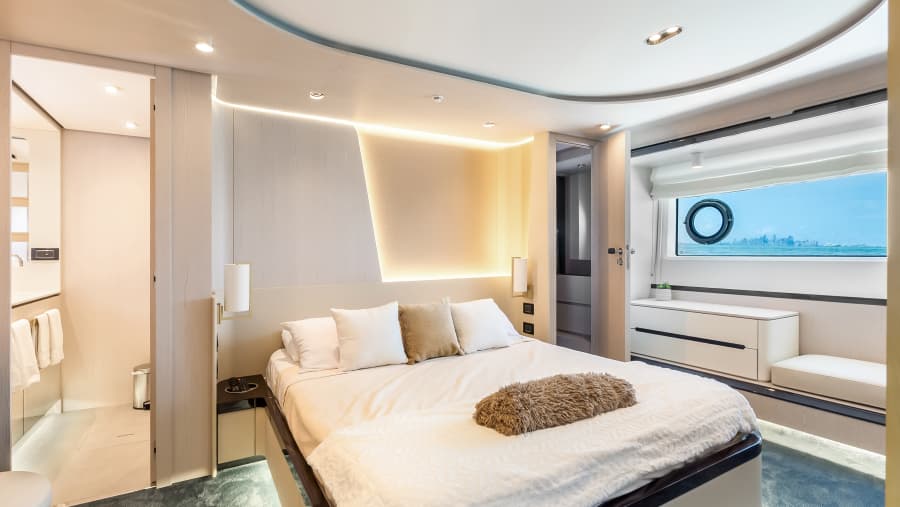 2025 Azimut 78 FLY