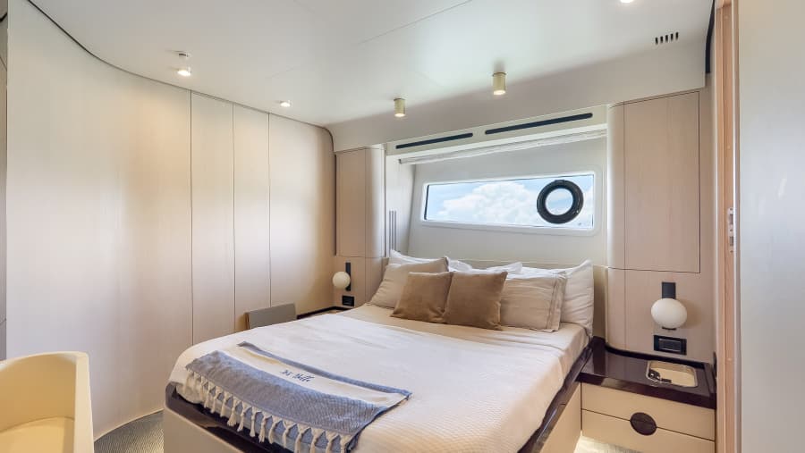 2025 Azimut 78 FLY