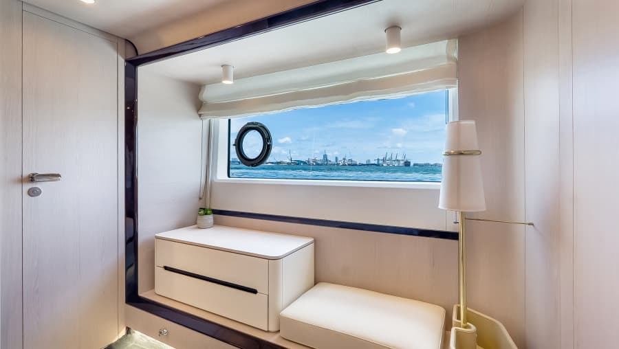 2025 Azimut 78 FLY