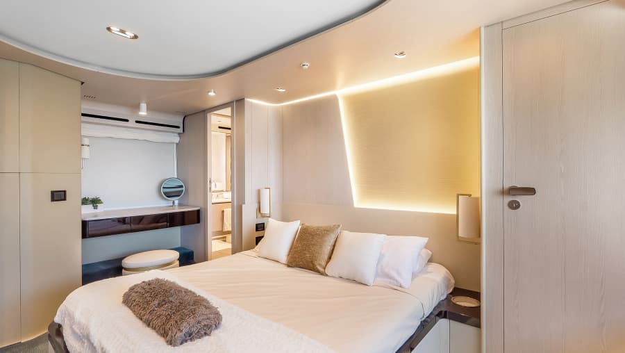 2025 Azimut 78 FLY