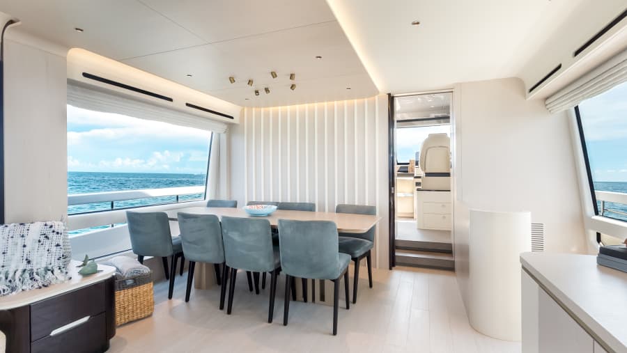 2025 Azimut 78 FLY