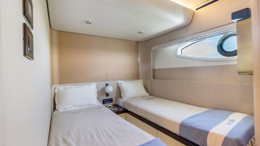 2025 Azimut 78 FLY
