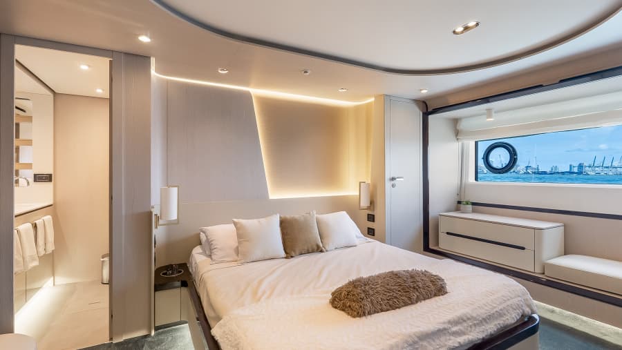 2025 Azimut 78 FLY