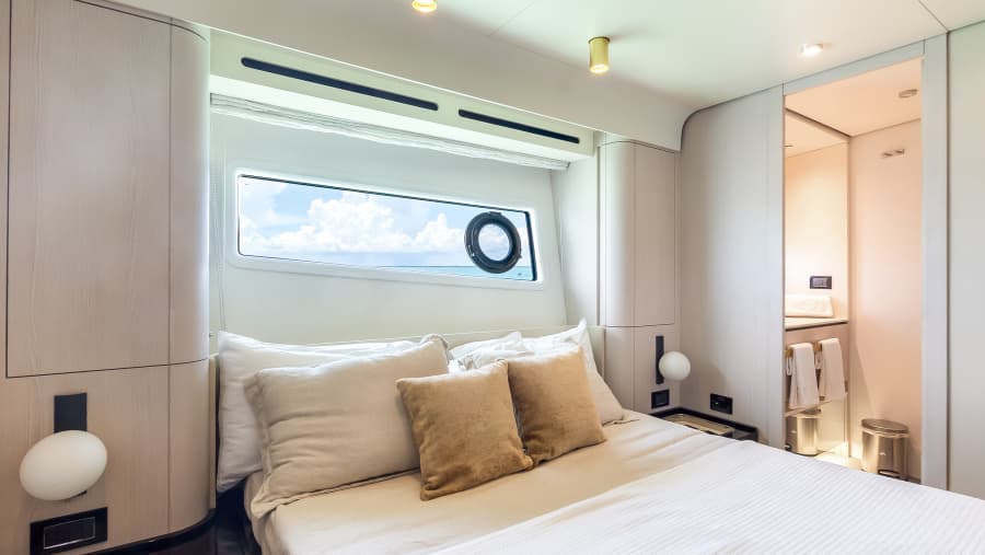 2025 Azimut 78 FLY