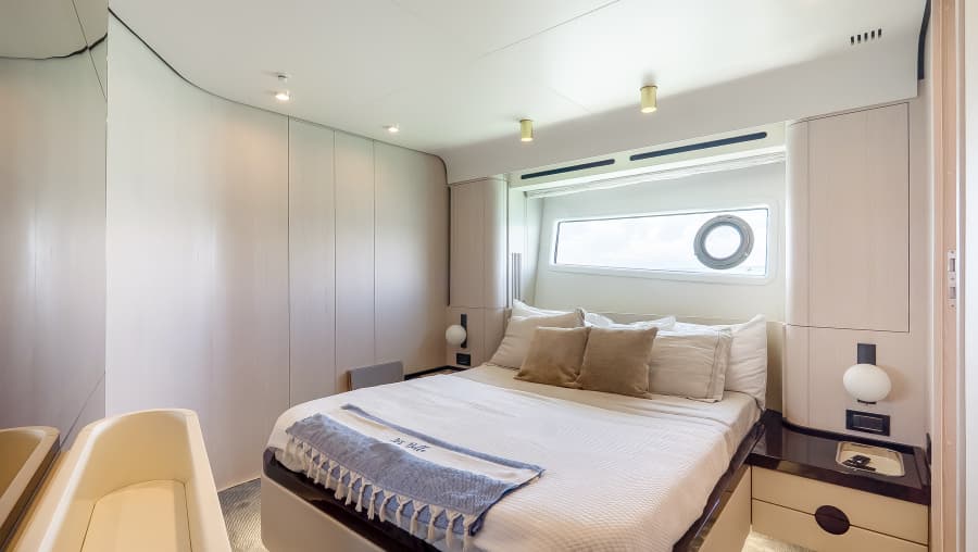 2025 Azimut 78 FLY