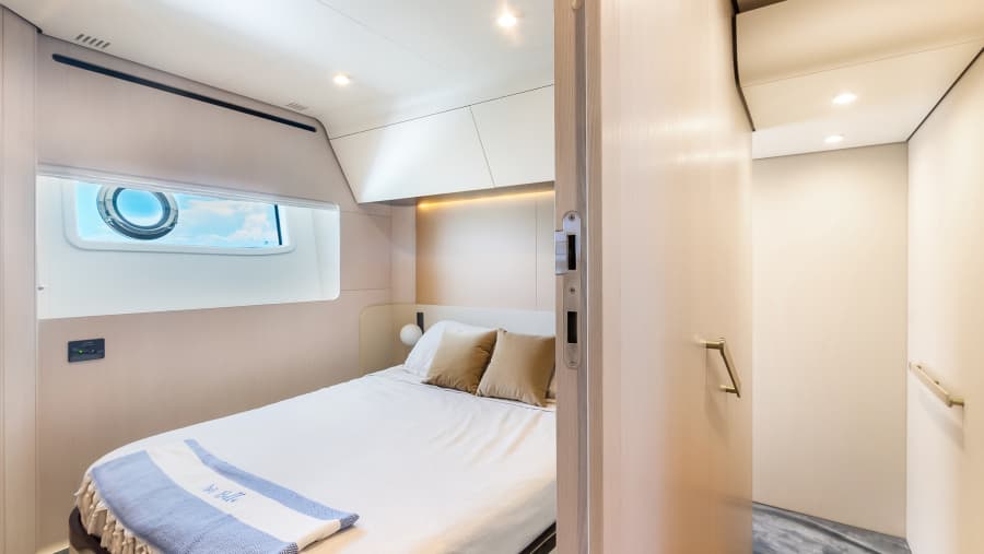 2025 Azimut 78 FLY