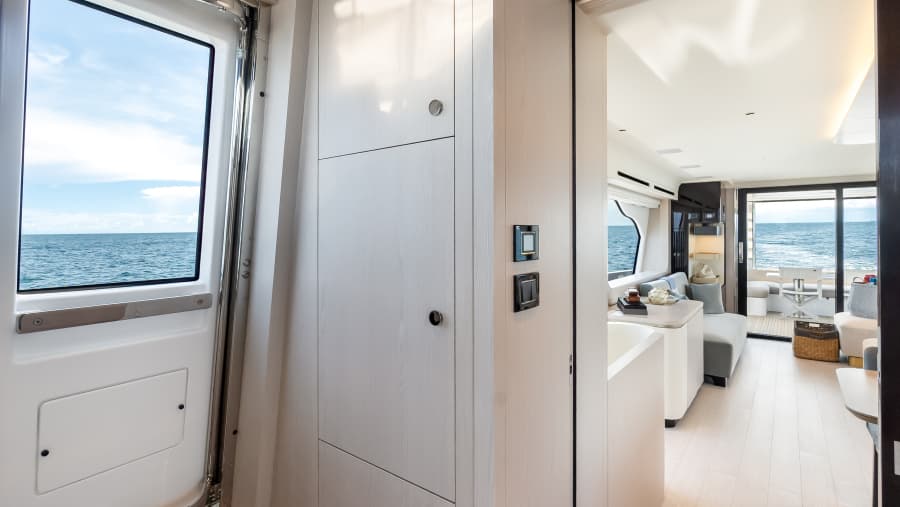 2025 Azimut 78 FLY