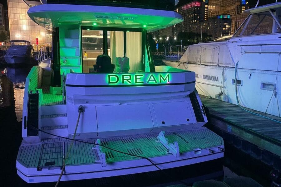 2019 Galeon 470 Sky