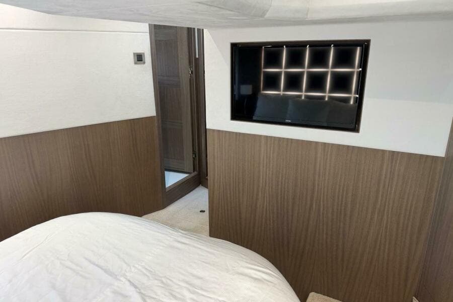 2019 Galeon 470 Sky
