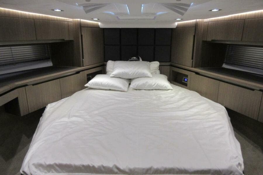 2019 Galeon 470 Sky