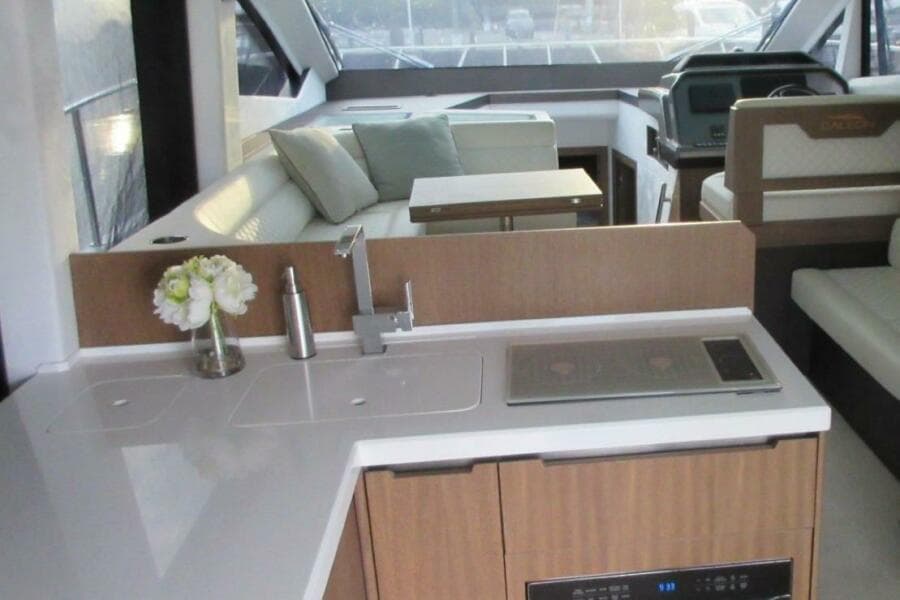 2019 Galeon 470 Sky