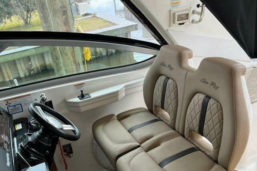 2017 Sea Ray Sundancer 350