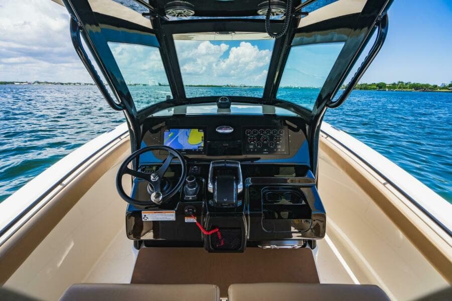 2022 Scout 305 LXF