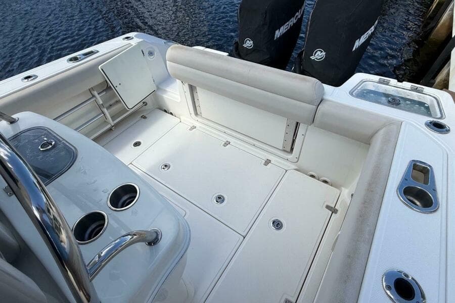 2018 Boston Whaler 250 Outrage