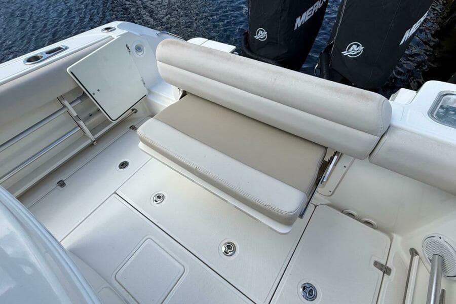 2018 Boston Whaler 250 Outrage