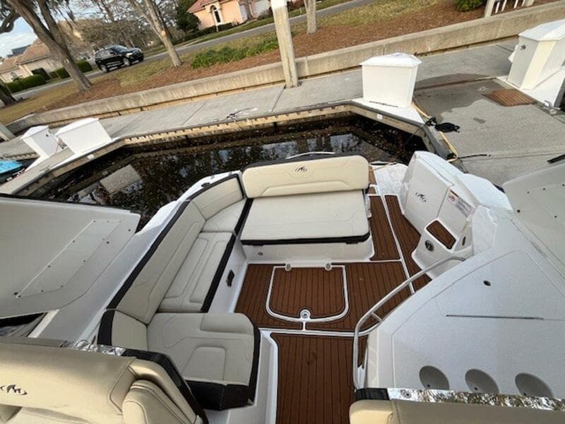 2018 Monterey 335 Sport Yacht