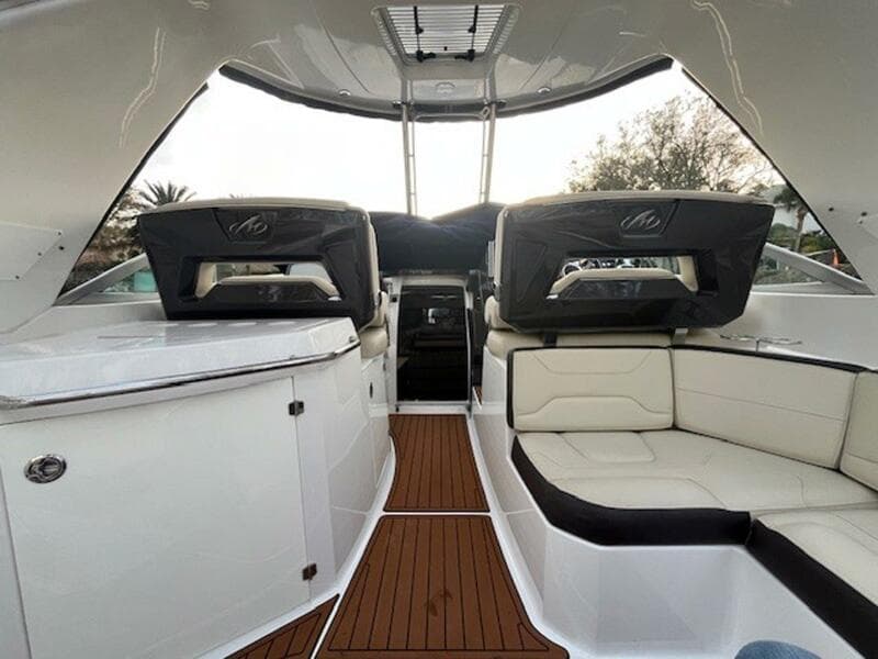 2018 Monterey 335 Sport Yacht