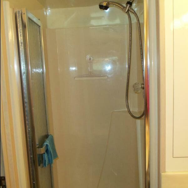 Port Queen VIP Shower
