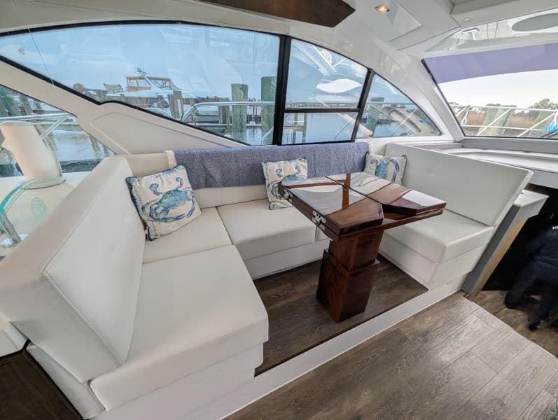 2022 Cruisers Yachts 54 Cantius